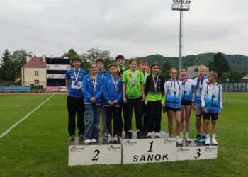 Mielec: Mistrzostwa Województwa Podkarpackiego U12 i U14 – młodzi lekkoatleci pokazali charakter w trudnych warunkach