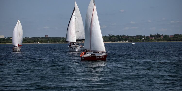 Tarnobrzeg. W sobotę początek cyklu amatorskich regat na Jeziorze Tarnobrzeskim