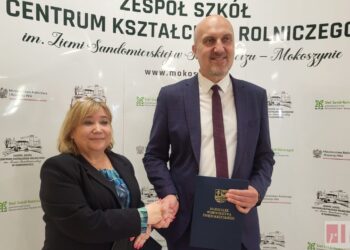 Sandomierz. W szkole w Mokoszynie będą dodatkowe kursy oraz szkolenia dla uczniów i nauczycieli