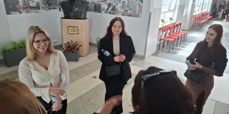 Tarnobrzeg: Pozytywne nastroje po egzaminie maturalnym z języka polskiego