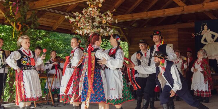 Kolbuszowa: „W każdym kątku po dzieciątku…” czyli 27. Prezentacje Twórczości Ludowej Lasowiaków i Rzeszowiaków