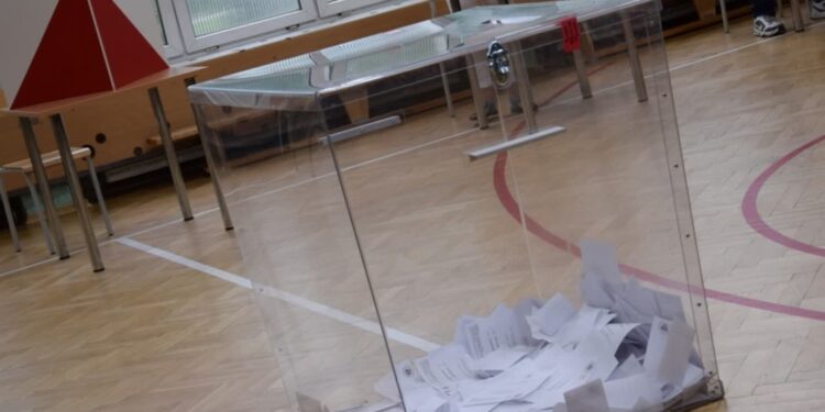 Mielec: W Mielcu i powiecie  mieleckim wygrał Karol Nawrocki