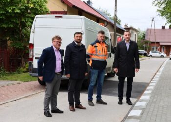 Mielec: Budowa zatoki parkingowej przy ul. Rynek Rzochowski