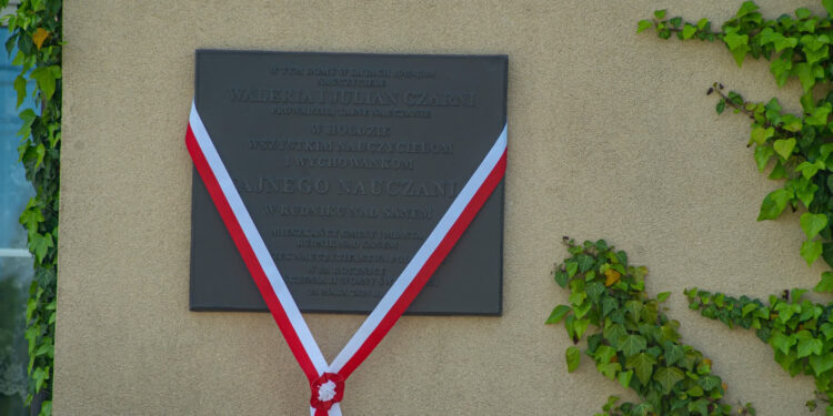 Pamięć o cichych bohaterach – w Rudniku nad Sanem upamiętnili tajne nauczanie