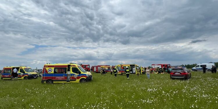 Krosno: Wypadek podczas imprezy motoryzacyjnej – 14 osób rannych
