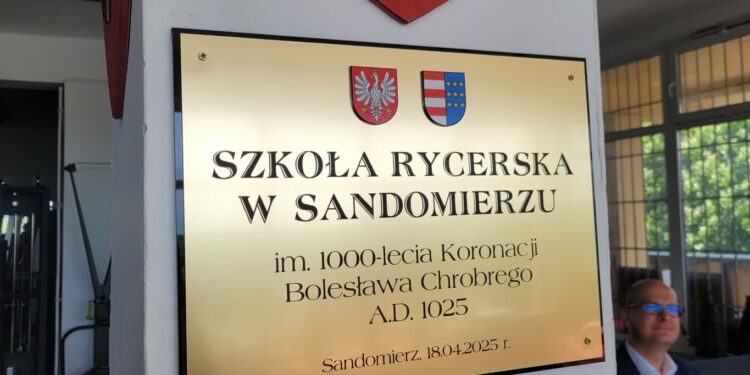 Sandomierz: Jednoczą i wychowują