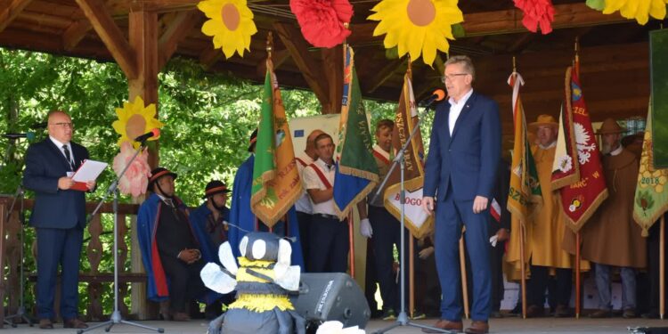 Kolbuszowa: Podkarpaccy pszczelarze świętowali w Kolbuszowej