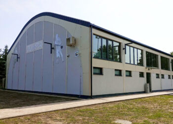 Stalowa Wola: Hala sportowa przy 'Piątce’ już oddana do użytku – pierwszy taki obiekt w mieście