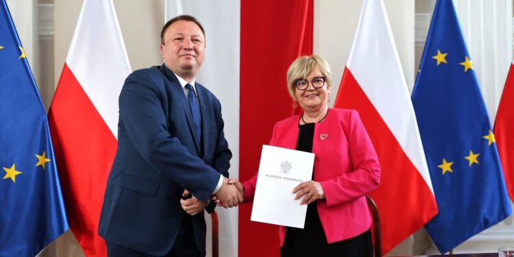 Mielec/Rzeszów: Programy wspierające najmłodszych i seniorów