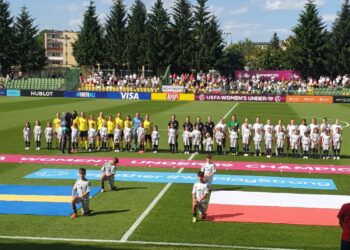 Tarnobrzeg: Młode Polki z wygraną, ale poza półfinałem Mistrzostw Europy. Kibice się spisali