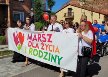 Koprzywnica: Radość, rodzina, wartości – Marsz dla Życia i Rodziny (FOTO)