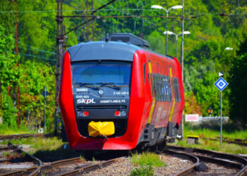 Mielec: Mieszkańcy Mielca zyskali jeszcze lepsze połączenie kolejowe z Krakowem