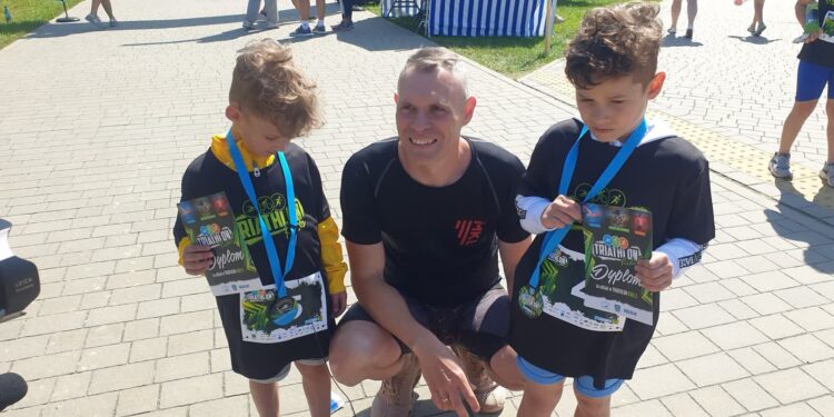 Tarnobrzeg: Zabawa i rywalizacja w duchu fair play – dzieci na trasie triathlonu
