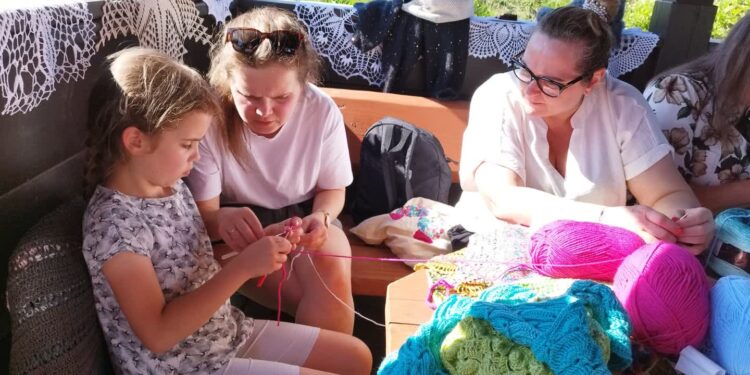 Chwałki: Dzierganie, dzierganie…