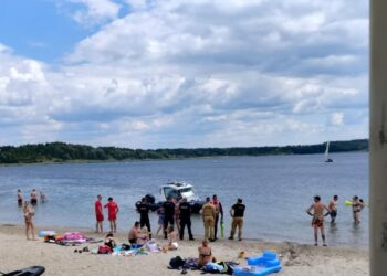 Tarnobrzeg: Akcja ratunkowa nad Jeziorem Tarnobrzeskim