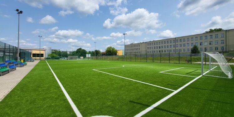 Nowa Dęba. Orlik w centrum miasta już po remonice