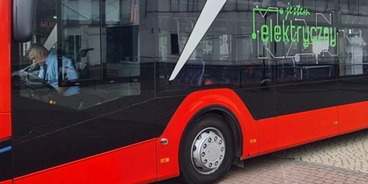 Stalowa Wola: Lada dzień kolejnych 5 nowych autobusów elektrycznych pojawi się na ulicach miasta