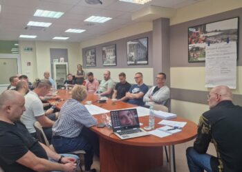 Mielec: Ratownicy medyczni uczą się komunikacji z „agresywnym pacjentem”