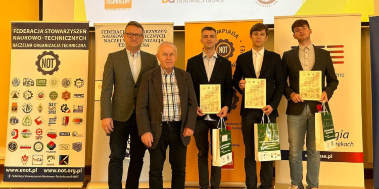 Nisko: Sukces uczniów RCEZ w konkursie Młody Innowator