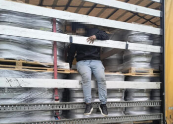 Region: Cudzoziemiec ukryty w ciężarówce