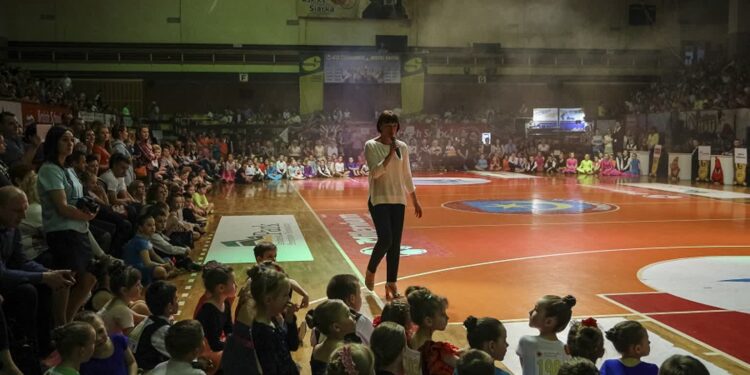 Tarnobrzeg: Turniej Tańca Towarzyskiego i Gala „Z pasją przez lata” – niedziela z „Sambą”