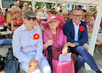 Sandomierz: Seniorzy wzięli we władanie miasto (FOTO)
