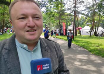 Mielec: Powstaje nowoczesne  boisko sportowe przy SP 13