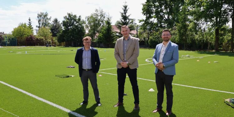 Mielec: Finiszują prace przy boisku przy SP 13