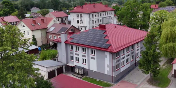 Krzeszów: Siedziba Urzędu Gminy już po modernizacji