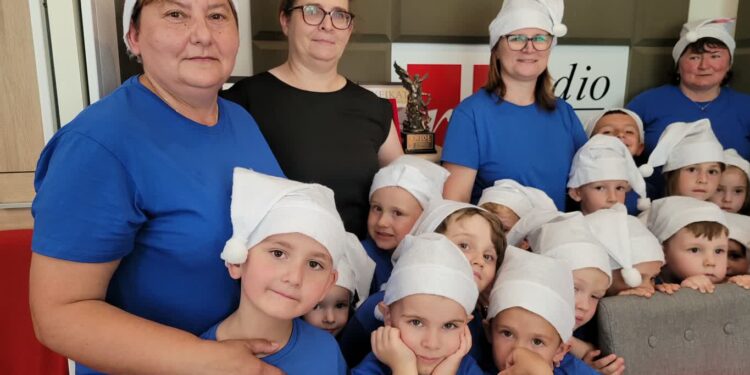 Sandomierz: Smerfy odwiedziły redakcję Radia Leliwa