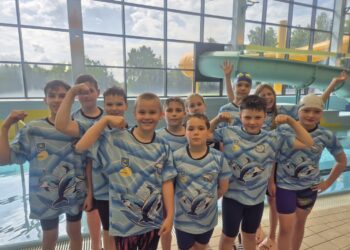 Tarnobrzeg: 16 medali UKS Delfin Tarnobrzeg w Zawodach Pływackich Dzieci – Dni Ziemi Ropczyckiej