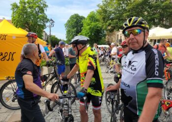 Sandomierz, Ożarów: Dla ducha i dla ciała – rekordowy Rajd Papieski (FOTO)