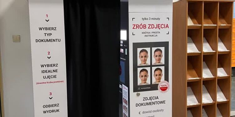 Sandomierz: Zdjęcia do dokumentów można zrobić w… fotobudce