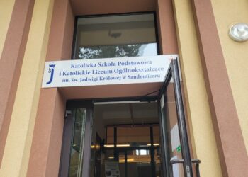 Sandomierz: Maturzyści odbierają wyniki egzaminu dojrzałości