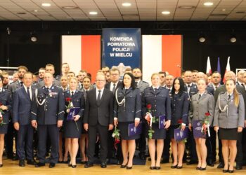 Święto Policji w Mielcu. Awanse, medale i podziękowania