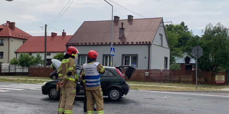 Tarnobrzeg: Od pożaru traw po wypadek, wybuch i piorun – trudny dzień dla służb