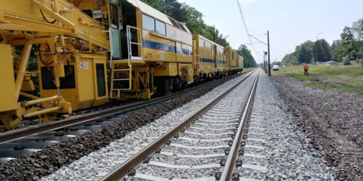 Mielec: Opryski odchwaszczające wzdłuż linii  L25