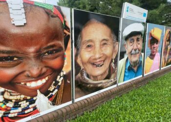 Tarnobrzeg: Uśmiechy z całego świata. Wystawa i konkurs