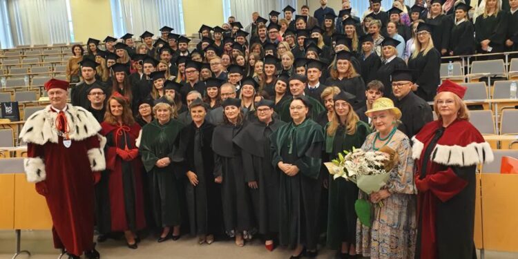 Tarnobrzeg: Zakończenie roku akademickiego w PANS. Dyplomy, emocje i wzruszenia