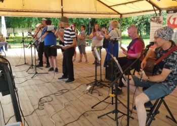 Tarnobrzeg: Jubileuszowy przegląd piosenki żeglarskiej – integracja nad jeziorem