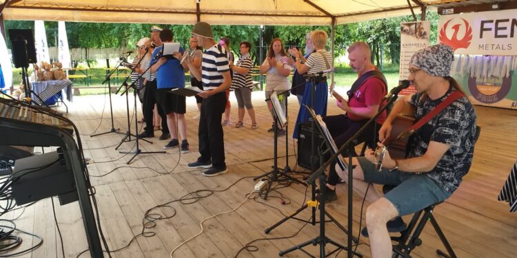 Tarnobrzeg: Jubileuszowy przegląd piosenki żeglarskiej – integracja nad jeziorem