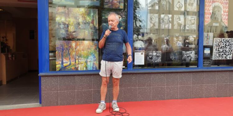 Tarnobrzeg: Portrety z podróży. Wystawa fotografii Bogdana Myśliwca w Witrynie Sztuki