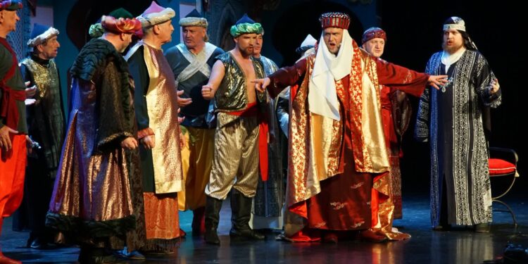 Dębica: Świętowano ćwierćwiecze dębickiej opery i zakończenie kolejnego sezonu