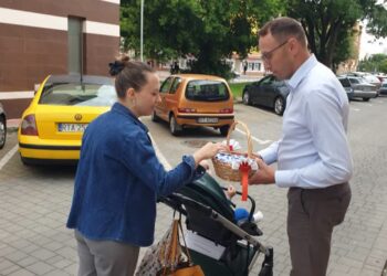 Tarnobrzeg: Kwiat Lnu w hołdzie ofiarom zbrodni na Kresach