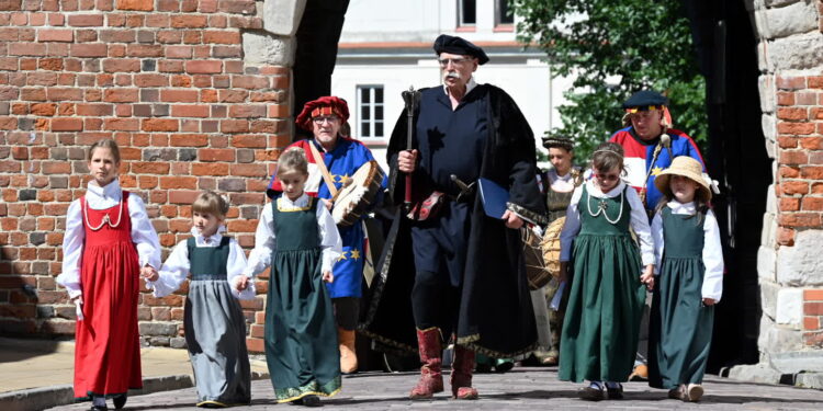 Sandomierz: Historia i teraźniejszość