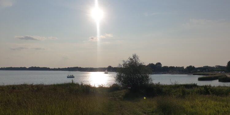 Tarnobrzeg: Czuwają, by wakacje były bezpieczne – służby nad Jeziorem Tarnobrzeskim