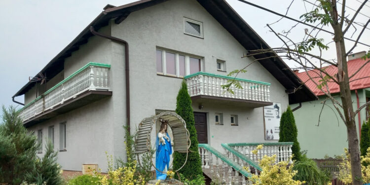 Rudnik nad Sanem: Mieszkanie wspomagające dla osób niesłyszących ma już lokatorów