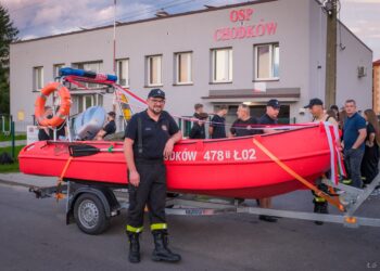 Łoniów: Łódź ratunkowa dla strażaków z Chodkowa Starego