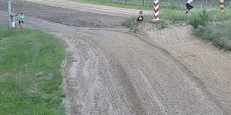 Region: Lepiej nie wchodzić na pas drogi granicznej