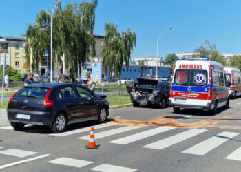 Stalowa Wola: Zderzenie przed przejściem dla pieszych na Alejach